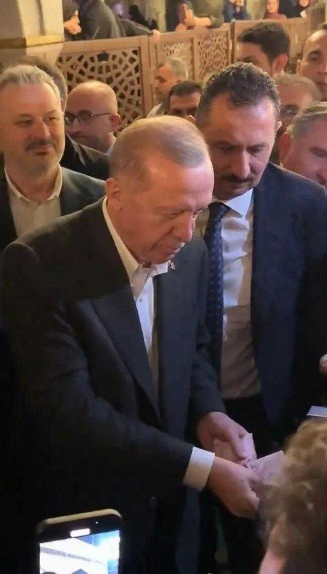 Cumhurbaşkanı Erdoğan, Akşam Namazını Ayasofya'da Kıldı 2 cumhurbaskani erdogan aksam namazini ayasofyada kildi 2