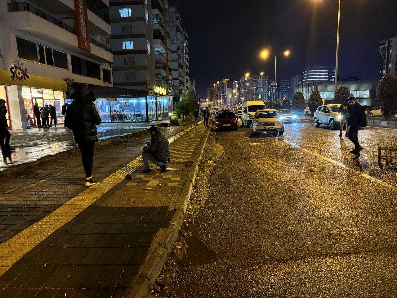 Diyarbakır'da Silahlı Kavga: 2 Yaralı 3 diyarbakirda silahli kavga 2 yarali 3 f5bRCJzE