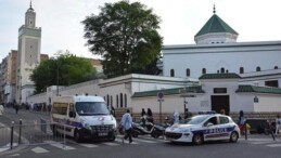 Fransa’da Bir Cami Irkçı Saldırının Hedefi Oldu