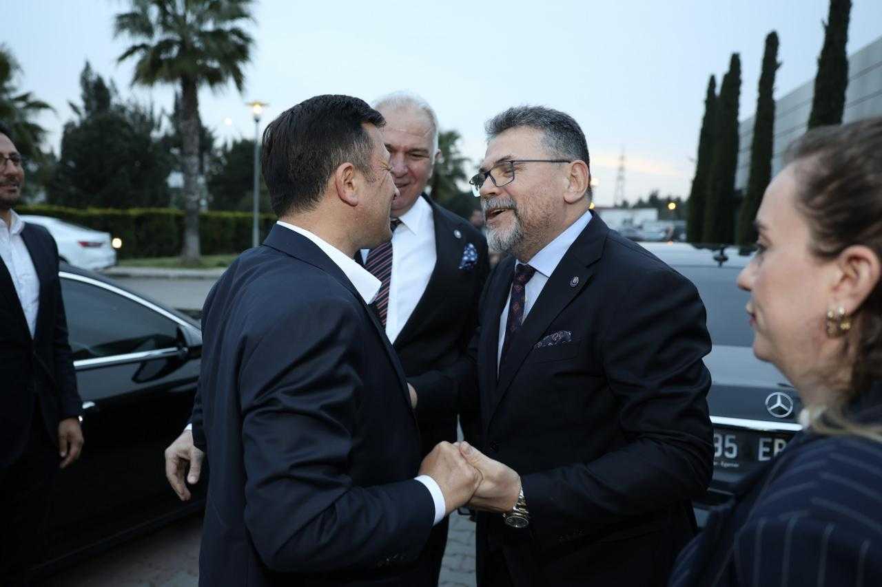 Hamza Dağ'dan Hizmet Siyaseti Vurgusu: Projeler Ortada, Onları Konuşalım 2 hamza dagdan hizmet siyaseti vurgusu projeler ortada onlari konusalim 3 WkcuU9zH