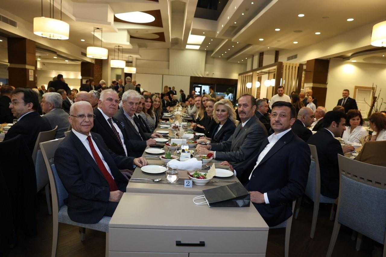Hamza Dağ'dan Hizmet Siyaseti Vurgusu: Projeler Ortada, Onları Konuşalım 5 hamza dagdan hizmet siyaseti vurgusu projeler ortada onlari konusalim 6 UBQ1RAsd