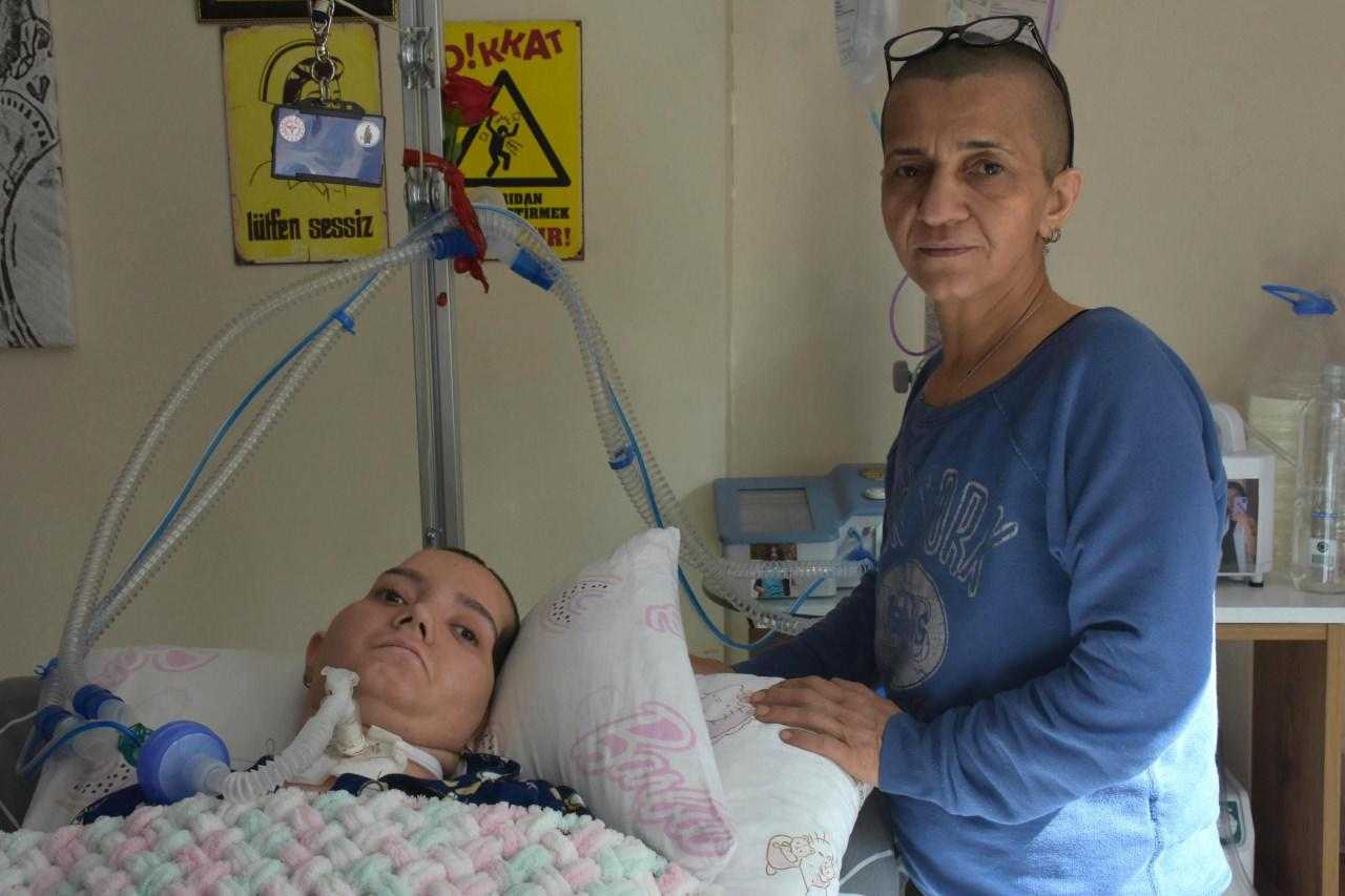 Hem Ehliyetsiz Hem de Alkollüydü! Annesi, Kızını Bu Hale Getirenin Peşini Bırakmıyor 1 hem ehliyetsiz hem de alkolluydu annesi kizini bu hale getirenin pesini birakmiyor 1 C7CfvuGv