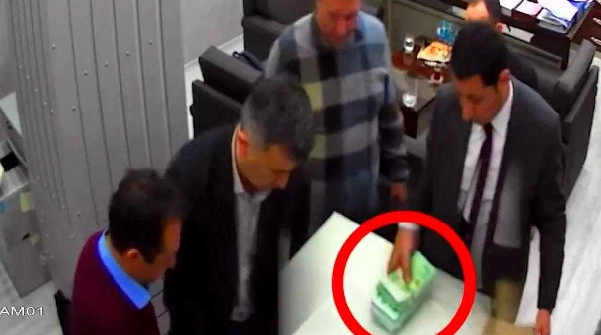 İBB'deki Para Sayma Skandalında Bomba İtiraf: 6 Ay Çakarlı Araçla Para Taşıdık 6 ibbdeki para skandalinda bomba itiraf 6 ay cakarli aracla para tasidik 6 UMrHZ9SM
