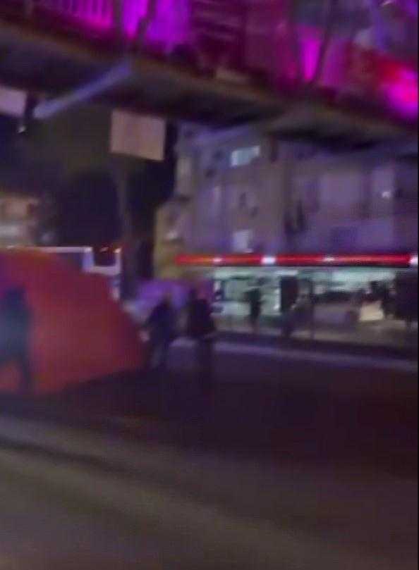 Alanya'da İntihar Girişiminde Bulunan Genç Üst Geçitten Düştü 2 intihar girisiminde bulunan genc ust gecitten dustu 2 FqDigHPI