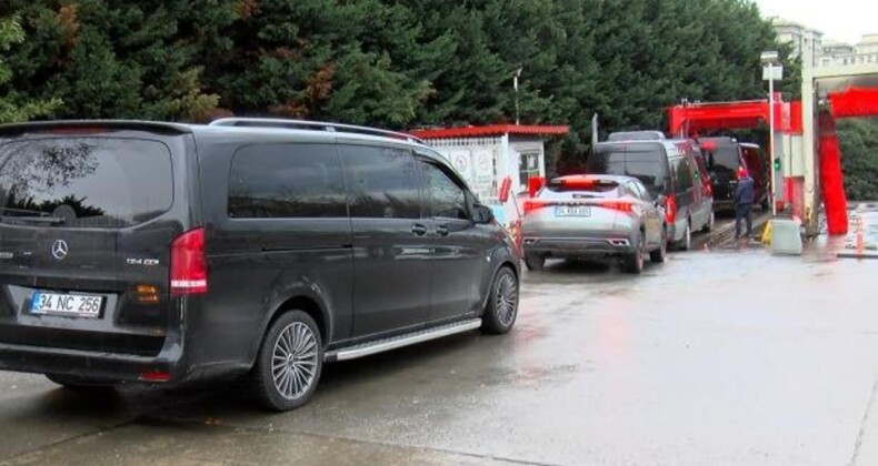 İstanbul’a Çamur Yağdı; Oto Yıkamacılarda Yoğunluk Yaşandı