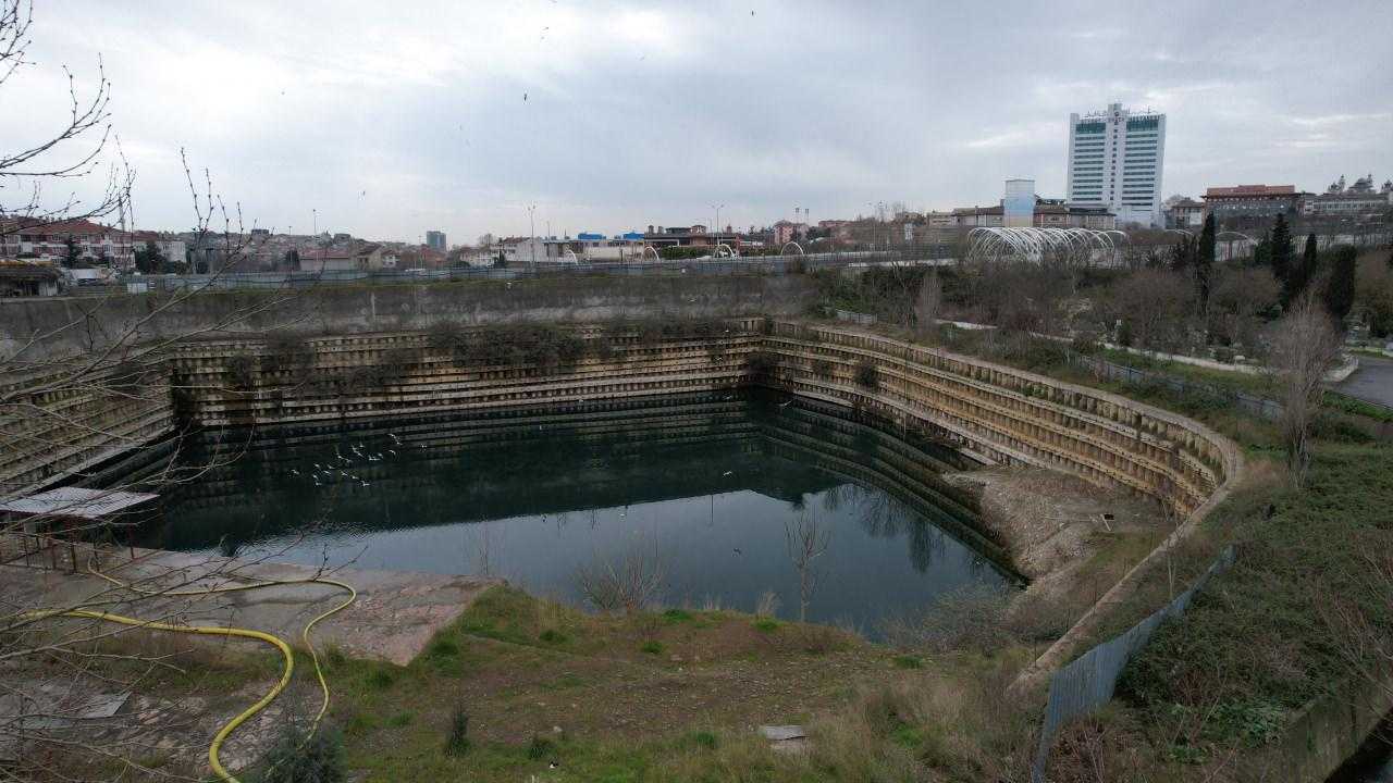 Kadıköy'de Su Dolan İnşaat Sahasını "Google Maps" Göl Olarak Gösteriyor 1 kadikoyde su dolan insaat sahasini google maps gol olarak gosteriyor 1