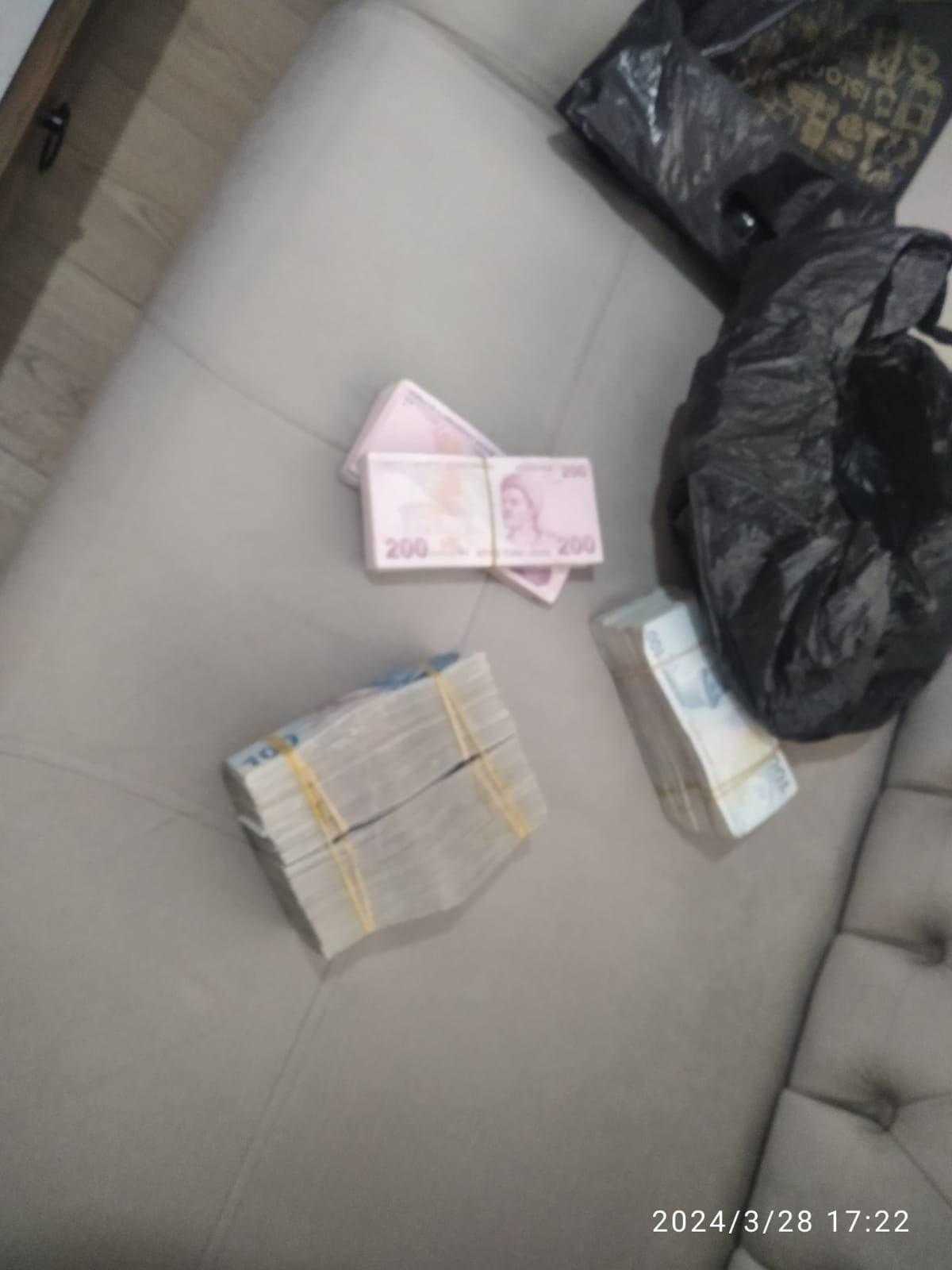 Lüks Villada Keyif Yapıyordu! Polis Tepelerine Böyle Çöktü 3 luks villada keyif yapiyordu polis tepelerine boyle coktu 3 1QPlWEqT