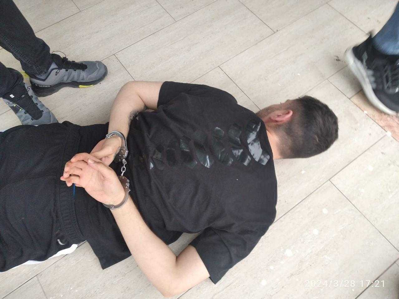 Lüks Villada Keyif Yapıyordu! Polis Tepelerine Böyle Çöktü 7 luks villada keyif yapiyordu polis tepelerine boyle coktu 7 A3uMIRpK