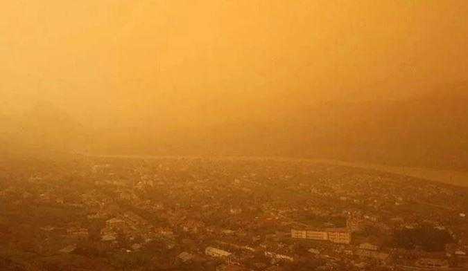 meteorolojiden uyari kara bulut gibi cokecek disari cikmayin 2