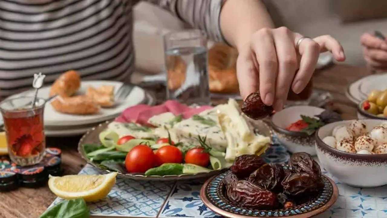 Sahura Kalkmadan Oruç Tutulur mu? Sahursuz Oruç Sağlıklı mı? 3 sahura kalkmadan oruc tutulur mu sahursuz oruc saglikli mi 3 fTumhKL6