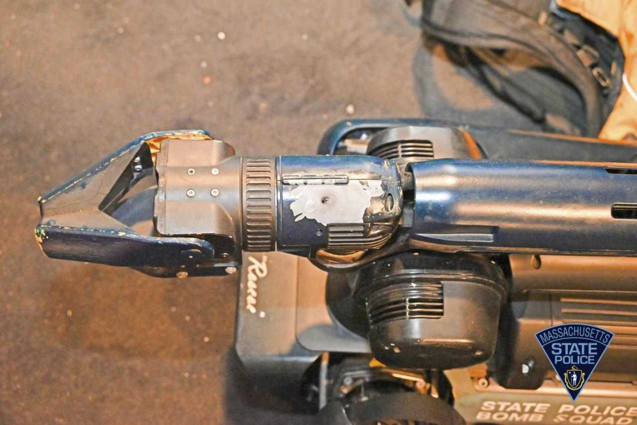 Tarihte Bir İlk... Robot Polis Köpeği Çatışmada Vuruldu! 1 tarihte bir ilk robot polis kopegi catismada vuruldu 1 iTd6zNip