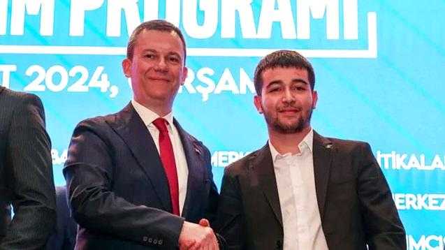 Yeniden Refah'ta Toplu İstifa: İl Başkanı ve Birçok İlçe Başkanı AK Parti'ye Katıldı 4 yeniden refahta toplu istifa il baskani ve bircok ilce baskani ak partiye katildi 4 4utIUTNQ