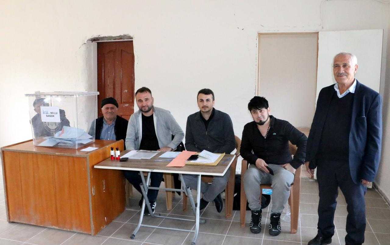 18 Seçmenli Köyüne 7'nci Kez Muhtar Oldu 2 18 secmenli koyune 7nci kez muhtar oldu 2 Q6HZIlLh