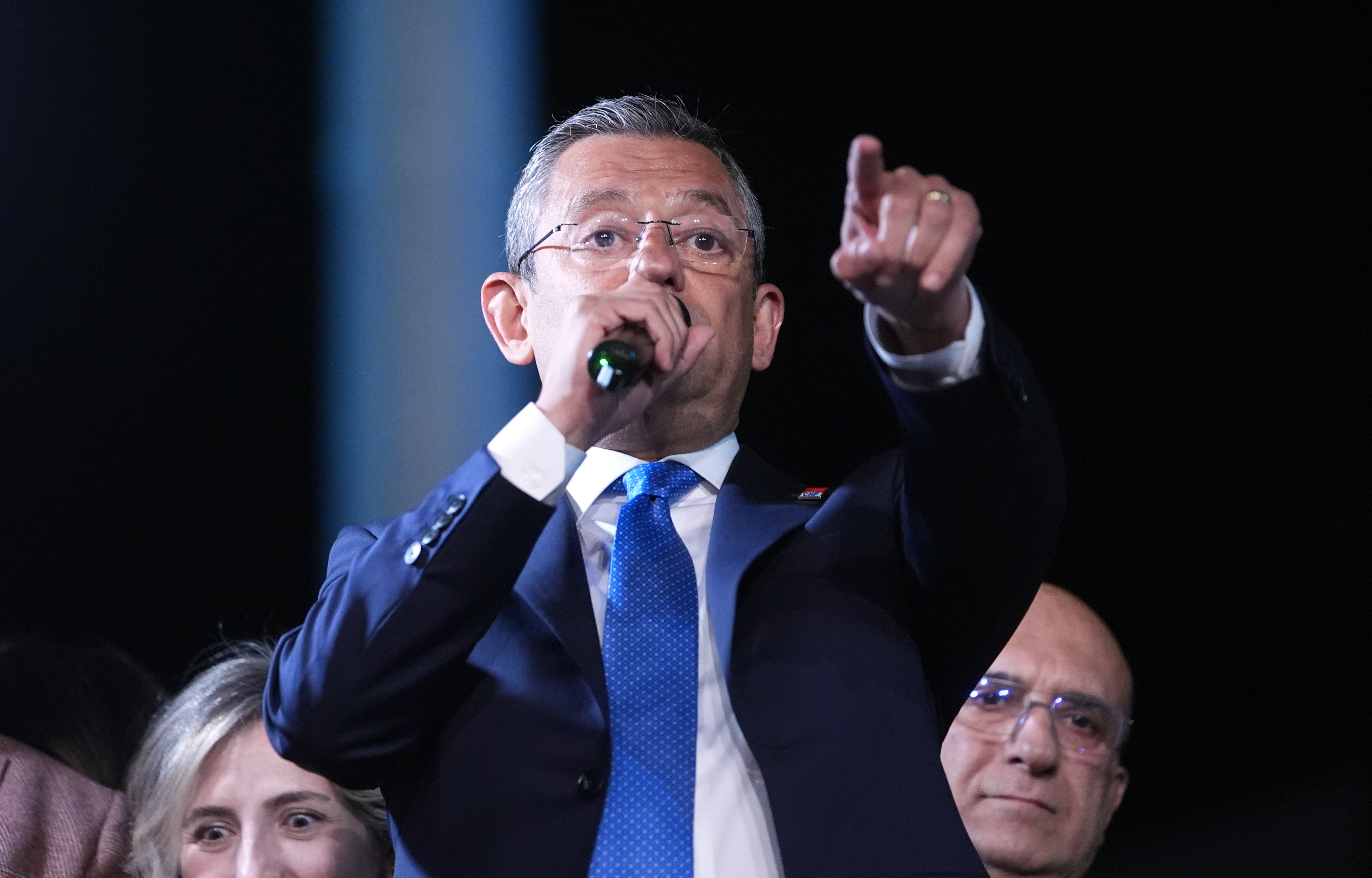 CHP Lideri Özgür Özel'den Erken Seçim Açıklaması: "Çağrı Yapmıyorum" 1 AA 20240331 34152290 34152280 CHP GENEL BASKANI OZEL GENEL MERKEZDE PARTILILERE HITAP ETTI