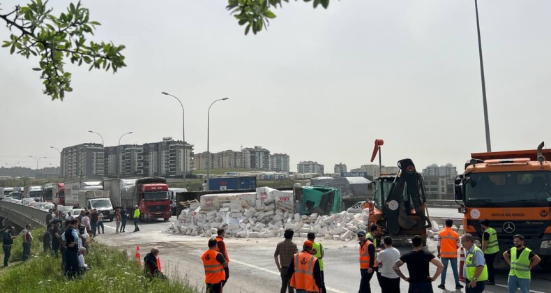 TEM Otoyolu’nda Zincirleme Kaza: İstanbul Yönü Ulaşıma Kapalı