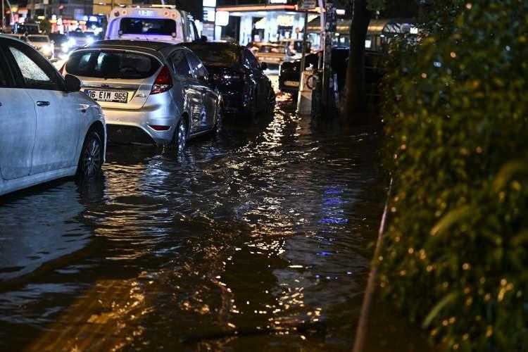 ankarada saganak siddetlendi meteorolojiden 14 il icin kuvvetli yagis uyarisi 12 Y4IcdKz1