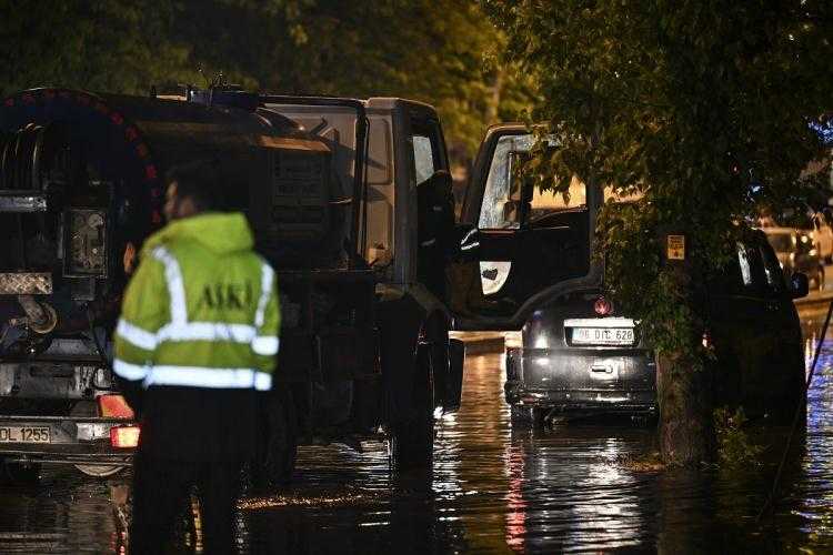 ankarada saganak siddetlendi meteorolojiden 14 il icin kuvvetli yagis uyarisi 13 LOZ78tnM
