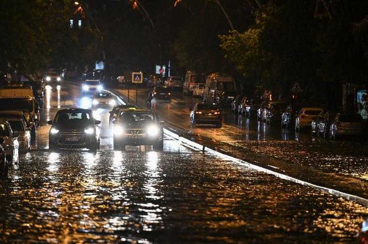 ankarada saganak siddetlendi meteorolojiden 14 il icin kuvvetli yagis uyarisi 5 QHZsdPMd