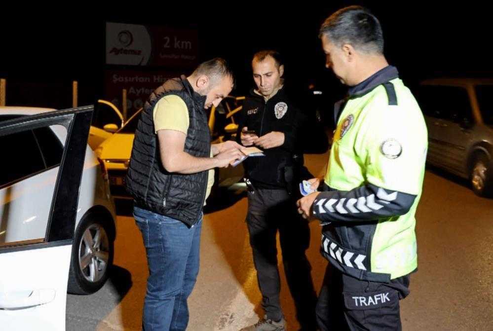 'Cenazeden Geliyorum' Dedi, Alkollü Çıktı! 1 cenazeden geliyorum dedi alkollu cikti 1 KZdQ4Obr