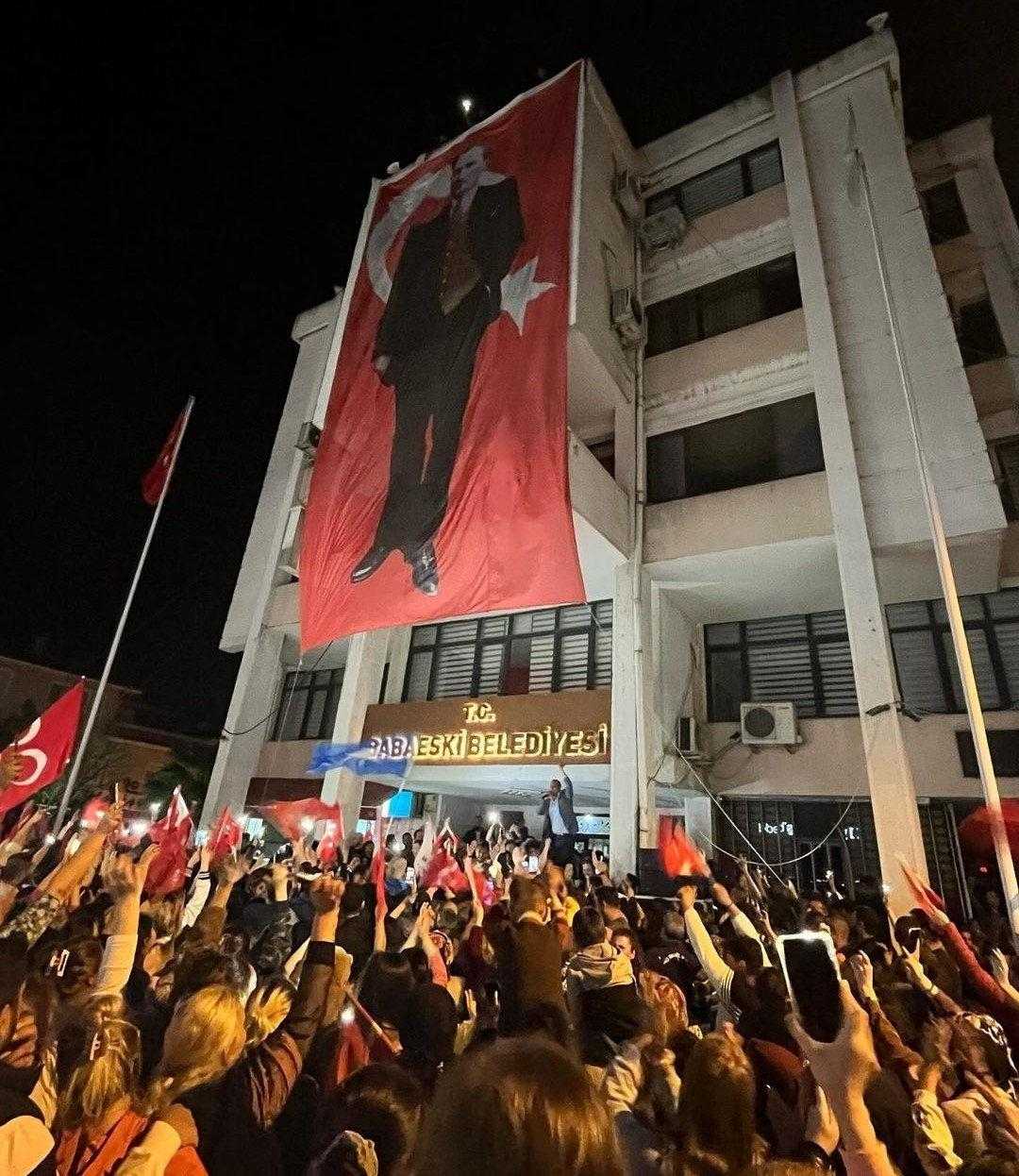 CHP’nin 60 Yıldır Kazandığı Kalesi Yıkıldı 1 chpnin 60 yildir kazandigi kalesi yikildi 1 djK6gECI