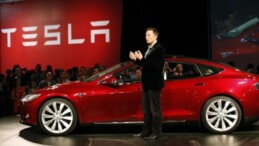 Elon Musk Bir Ülkede Daha Otonom Sürüşü Aktifleştirecek!