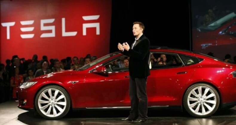 Elon Musk Bir Ülkede Daha Otonom Sürüşü Aktifleştirecek!
