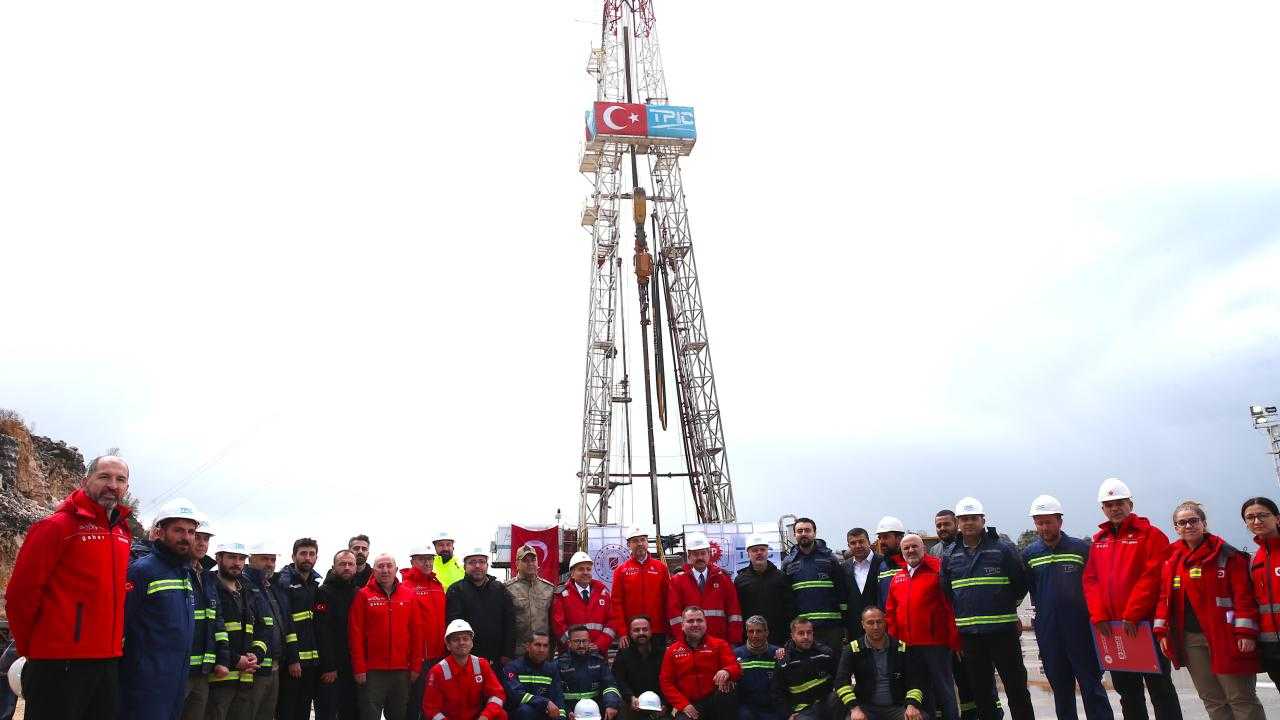 Koca Yusuf, Gabar’da Sondaja Başladı 1 gabar sondaj kulesi aa 2220876