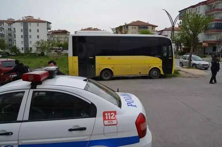 Halk Otobüsü Şoförü, Güzergah Dışı İsteği Reddedilen Yolcunun Bıçaklı Saldırısına Uğradı 1 halk otobusu soforu guzergah disi istegi reddedilen yolcunun bicakli saldirisina ugradi 1 yqnHIMDt