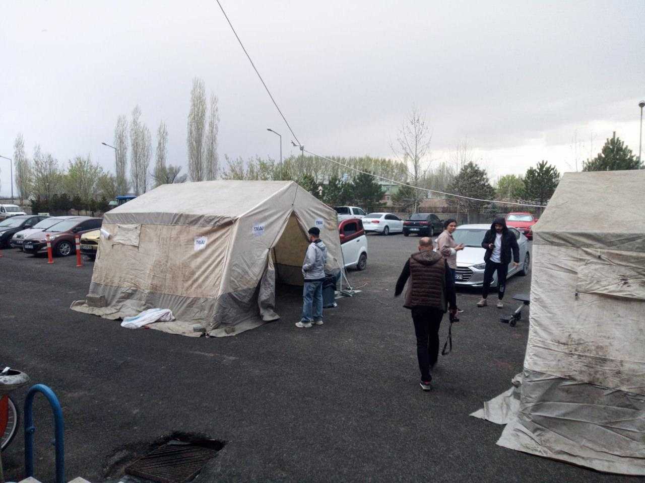Iğdır'da Kızamık Alarmı: Hastanede Çadır Kuruldu 2 igdirda kizamik alarmi hastanede cadir kuruldu 2 AiWr56qG