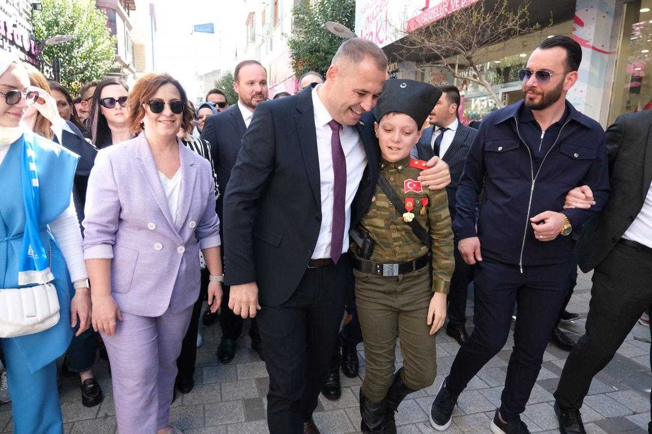 Kırklareli Belediye Başkanı Derya Bulut Mazbatasını Aldı: Söz Veriyorum 2 kirklareli belediye baskani derya bulut mazbatasini aldi soz veriyorum 2 wFbGahXE