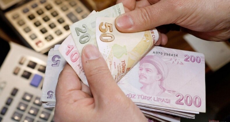 Kredi Kartı Faiz Oranı Yüzde 4,25’e Çıktı