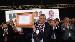 AK Parti Adayı Öntürk, Hatay Büyükşehir Belediye Başkanlığı İçin Mazbatasını Aldı