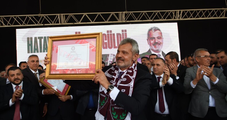 AK Parti Adayı Öntürk, Hatay Büyükşehir Belediye Başkanlığı İçin Mazbatasını Aldı