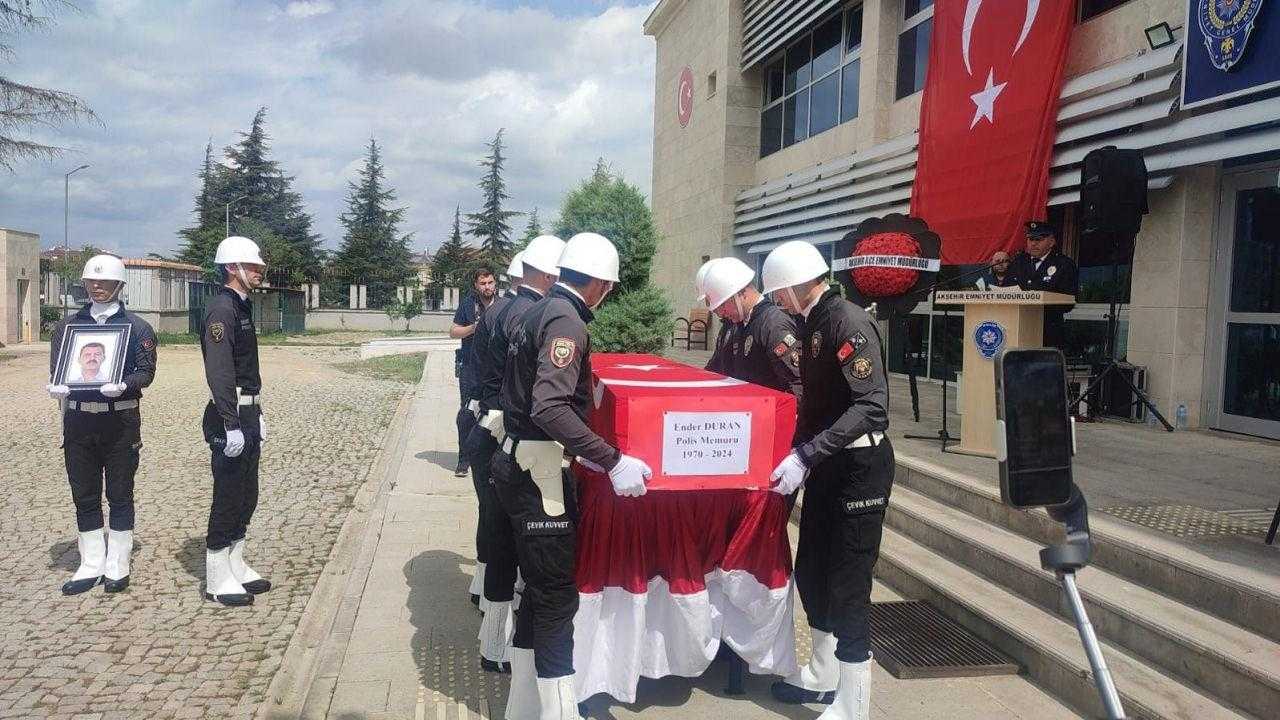 Mesaide Kalp Krizi Geçiren Polis Hayatını Kaybetti 4 mesaide kalp krizi geciren polis hayatini kaybetti 4 UAYbqWhN