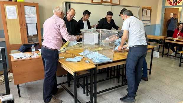 Hatay'da Seçim Sonucu! Mehmet Öntürk mü Lütfü Savaş mı? 2 resmi olmayan sonuclara gore illerde kazananlar yYfCRuMn
