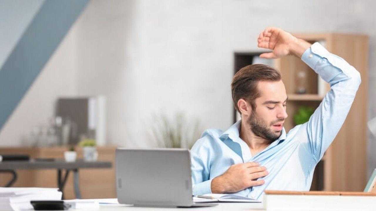 Uykuda ve Gece Aşırı Terleme Neden Olur? Aşırı Terlemeye Ne İyi Gelir? 1 uykuda ve gece asiri terleme neden olur asiri terlemeye ne iyi gelir 1 rG4V4GQ9