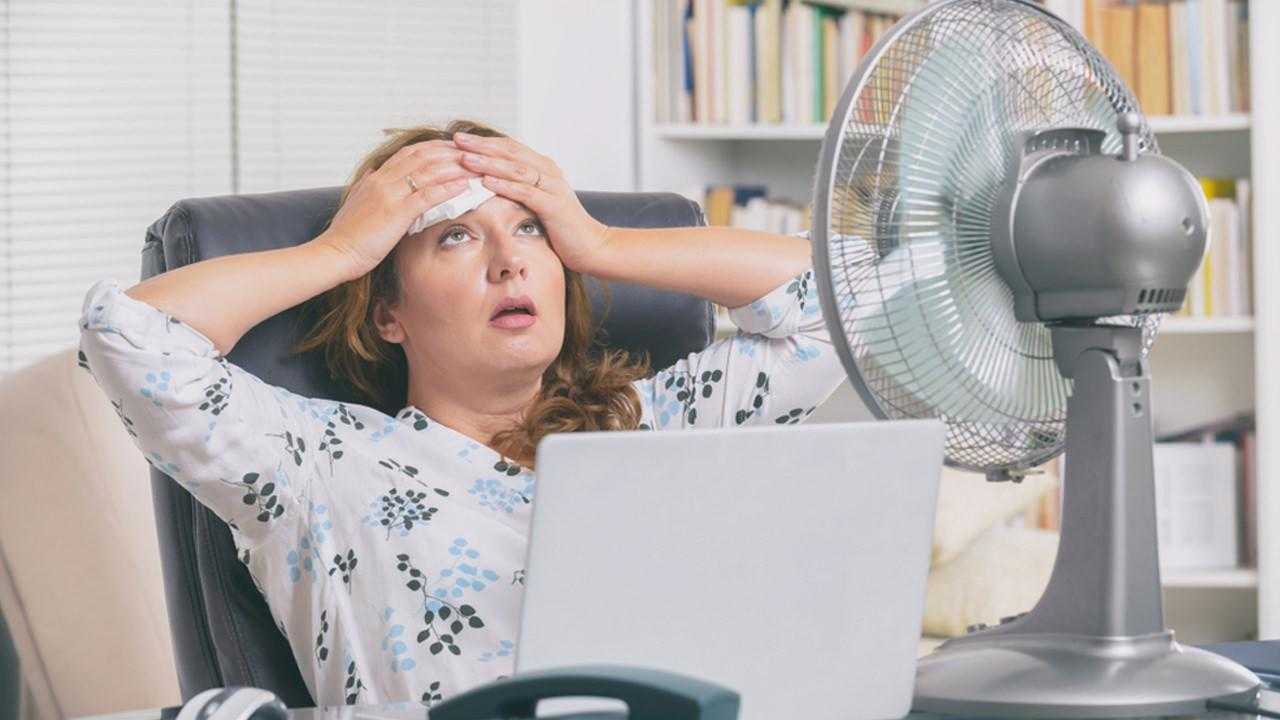 Uykuda ve Gece Aşırı Terleme Neden Olur? Aşırı Terlemeye Ne İyi Gelir? 2 uykuda ve gece asiri terleme neden olur asiri terlemeye ne iyi gelir 2 ZROnIFK4