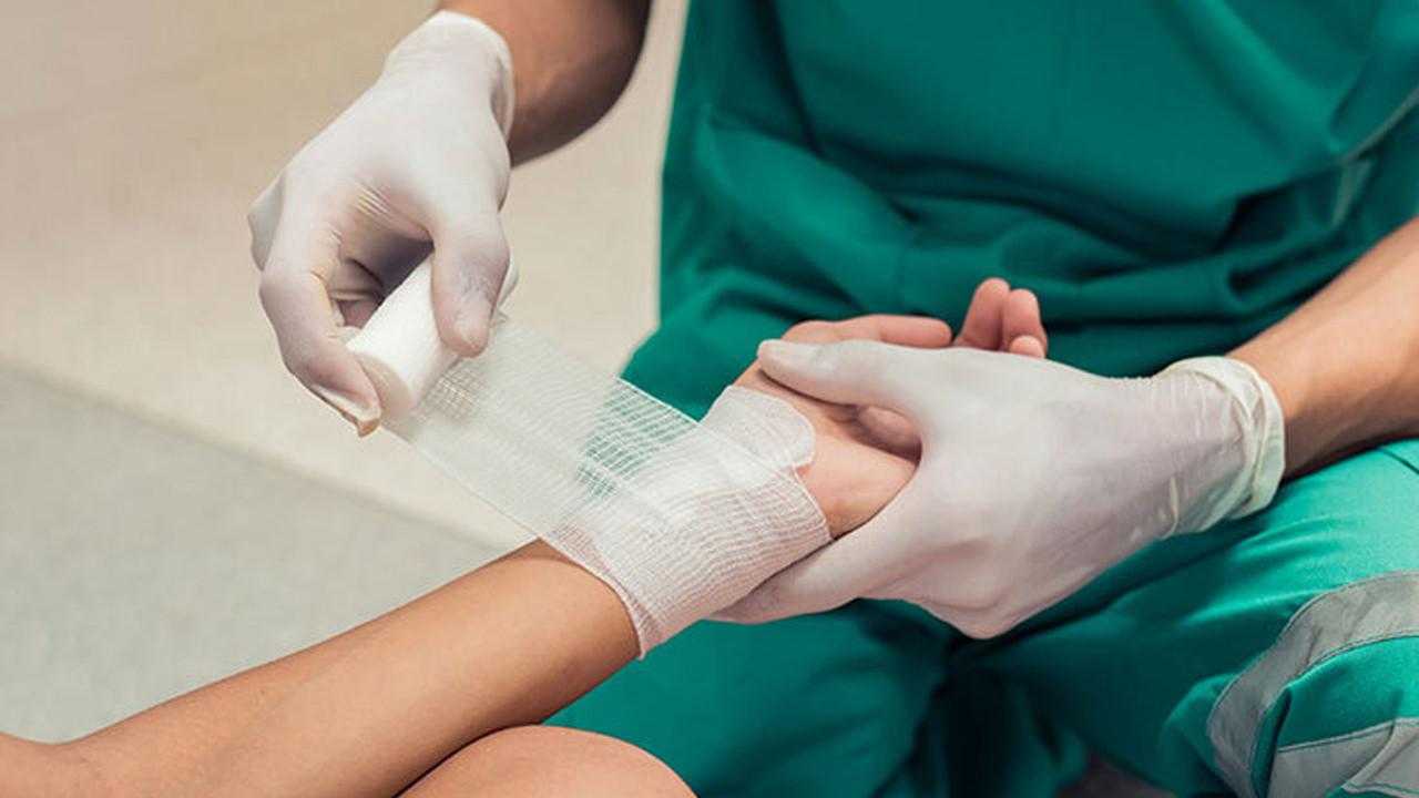 Yanık Su Toplaması Nasıl, Kaç Günde Geçer? Su Toplayan Yanık Patlarsa Ne Yapmalı, İz Bırakır mı? 4 yanik su toplamasi nasil kac gunde gecer su toplayan yanik patlarsa ne yapmali iz 4S2DTp6f
