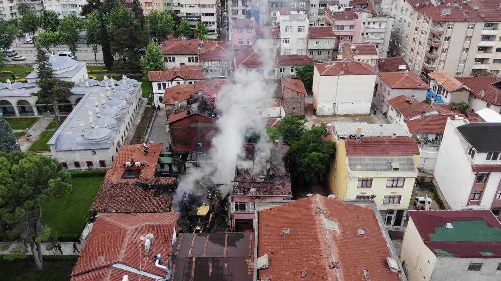Amasya'da 100 Yıllık Konakta Yangın Çıktı! 4 Binaya da Sıçradı 2 100 yillik konakta yangin cikti 4 binaya da sicradi 2 gzVXXQZb