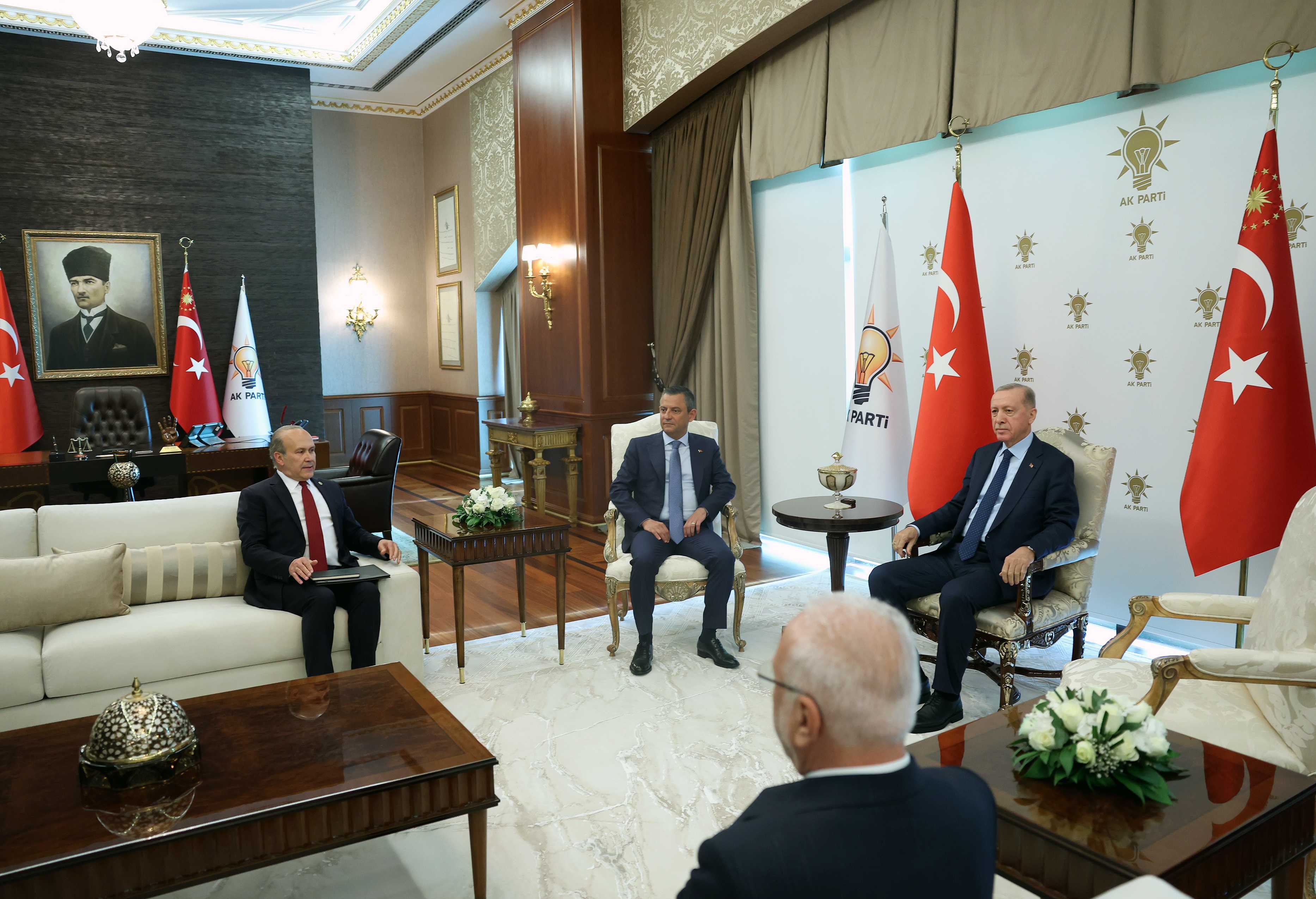 Erdoğan CHP'ye Ne Zaman Gidecek? Özel'den Açıklama Geldi 1 AA 20240502 34442623 34442622 CUMHURBASKANI ERDOGAN CHP GENEL BASKANI OZELI KABUL ETTI 1