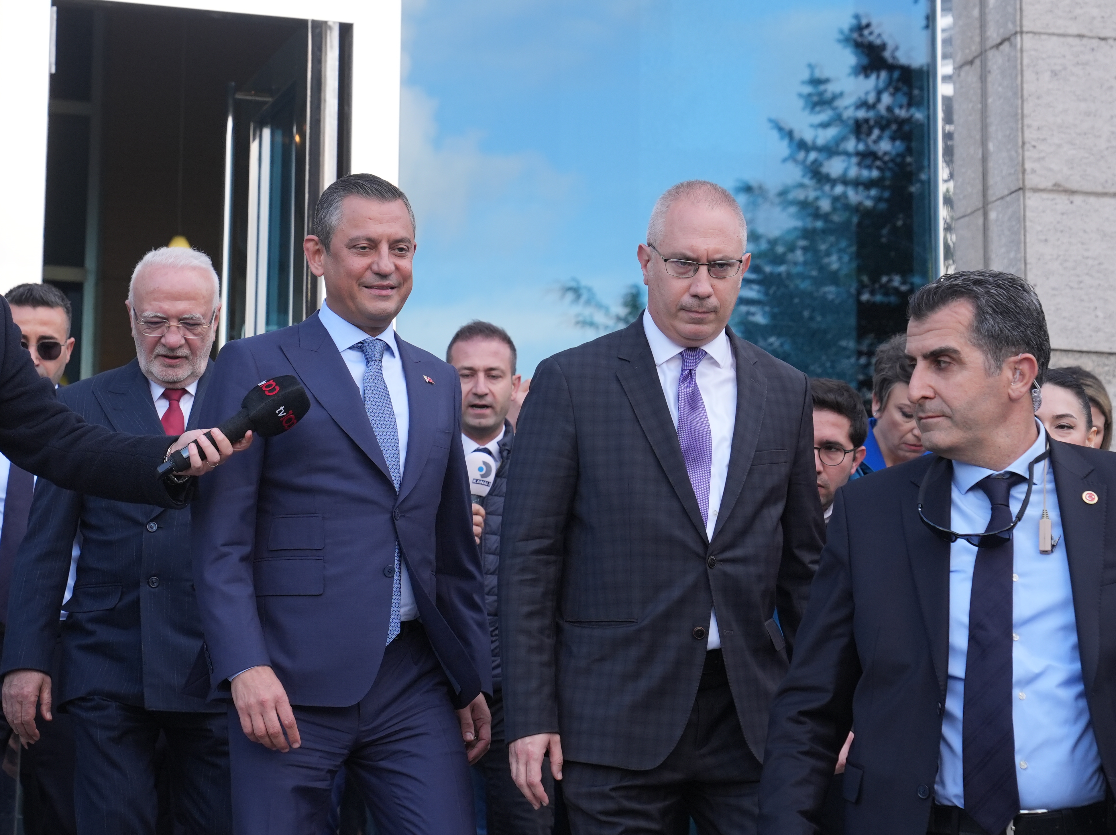 Erdoğan CHP'ye Ne Zaman Gidecek? Özel'den Açıklama Geldi 3 AA 20240502 34443494 34443493 CUMHURBASKANI ERDOGANIN CHP GENEL BASKANI OZELI KABULU SONA ERDI