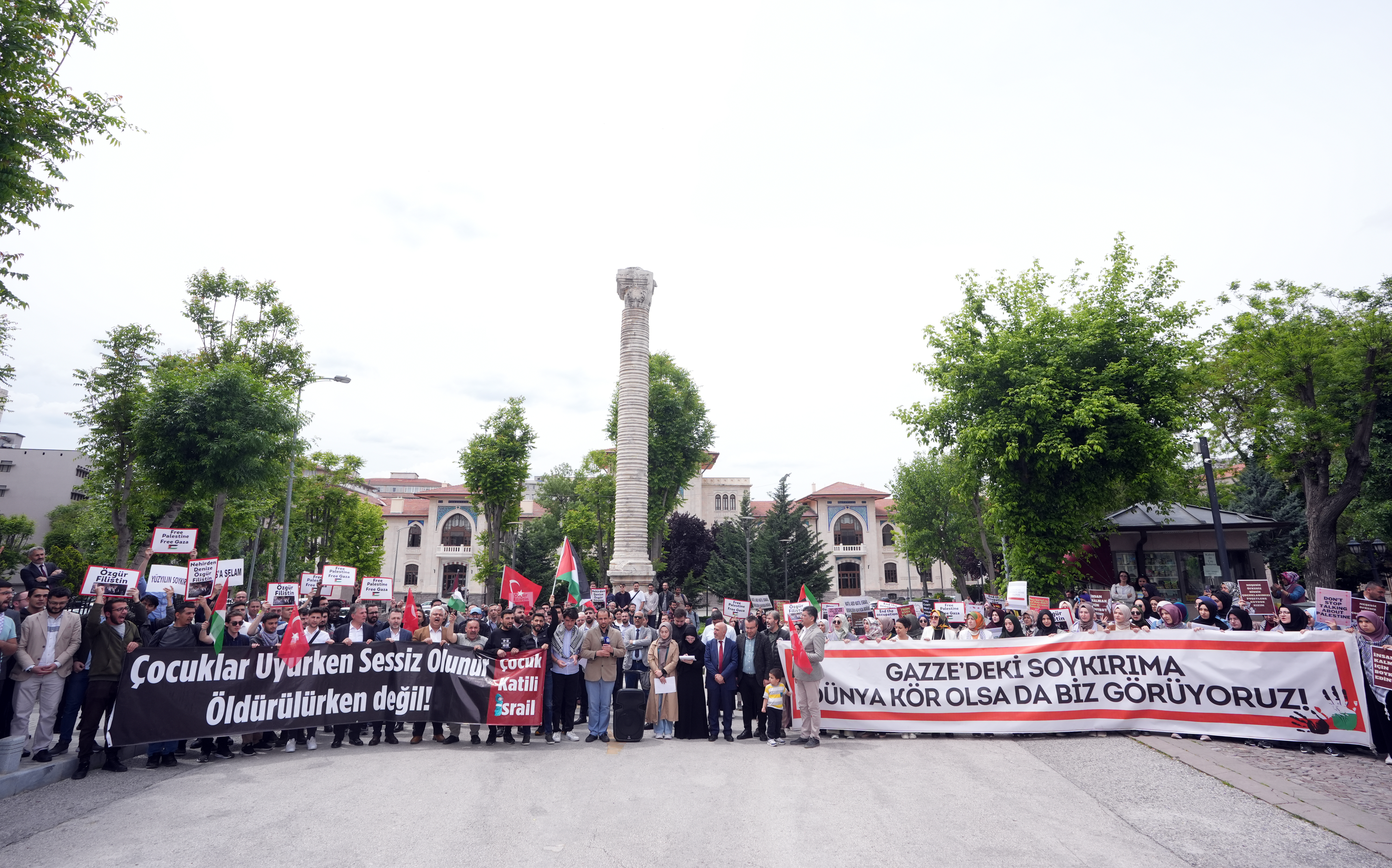 ASBÜ’de İsrail’in Gazze Saldırılarına Tepki: “İnsanlığa Karşı Suçlar” Protesto Edildi 1 AA 20240509 34512455 34512445 ASBUDE ISRAILIN SALDIRILARI PROTESTO EDILDI