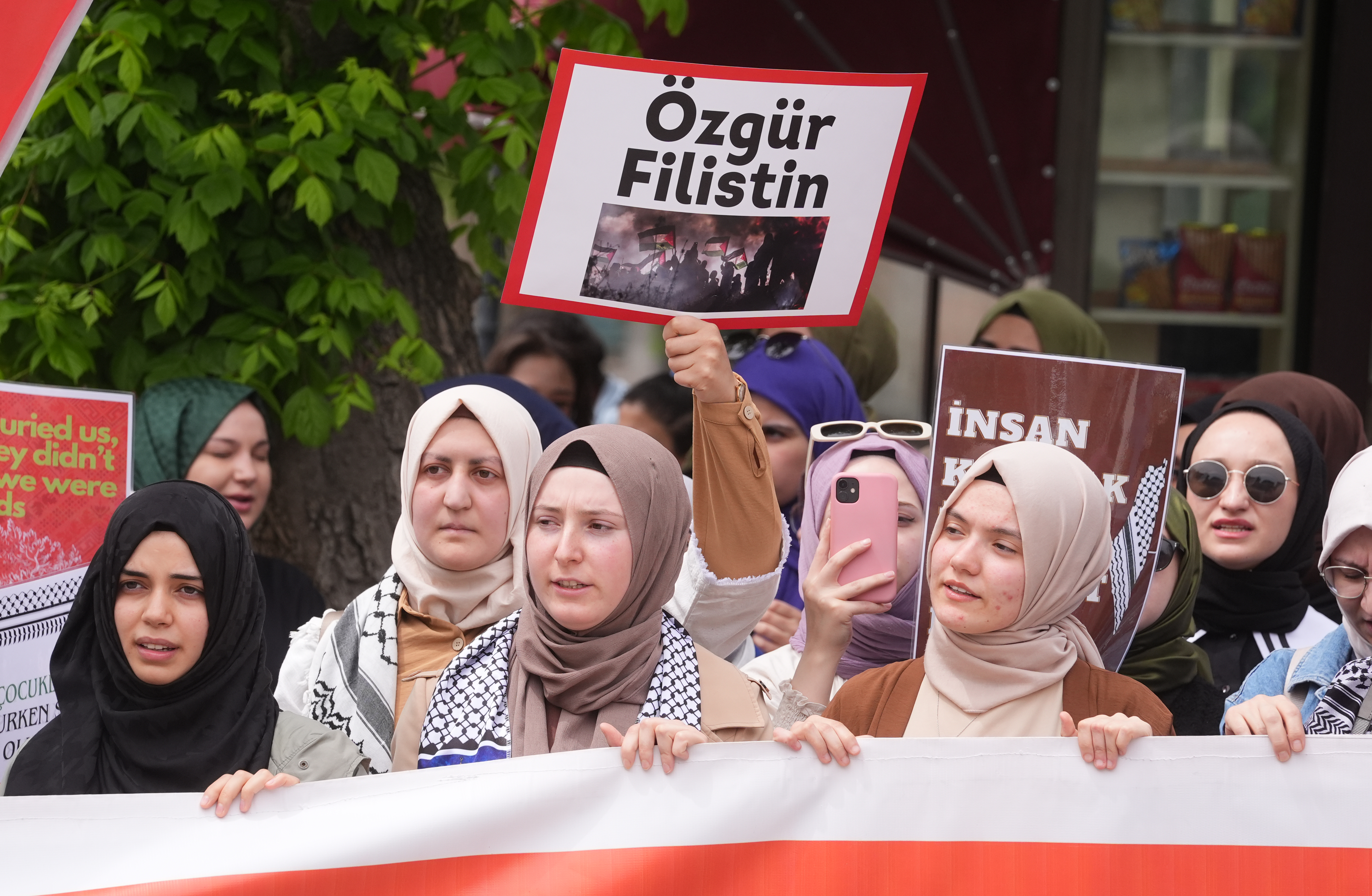 ASBÜ’de İsrail’in Gazze Saldırılarına Tepki: “İnsanlığa Karşı Suçlar” Protesto Edildi 3 AA 20240509 34512455 34512448 ASBUDE ISRAILIN SALDIRILARI PROTESTO EDILDI