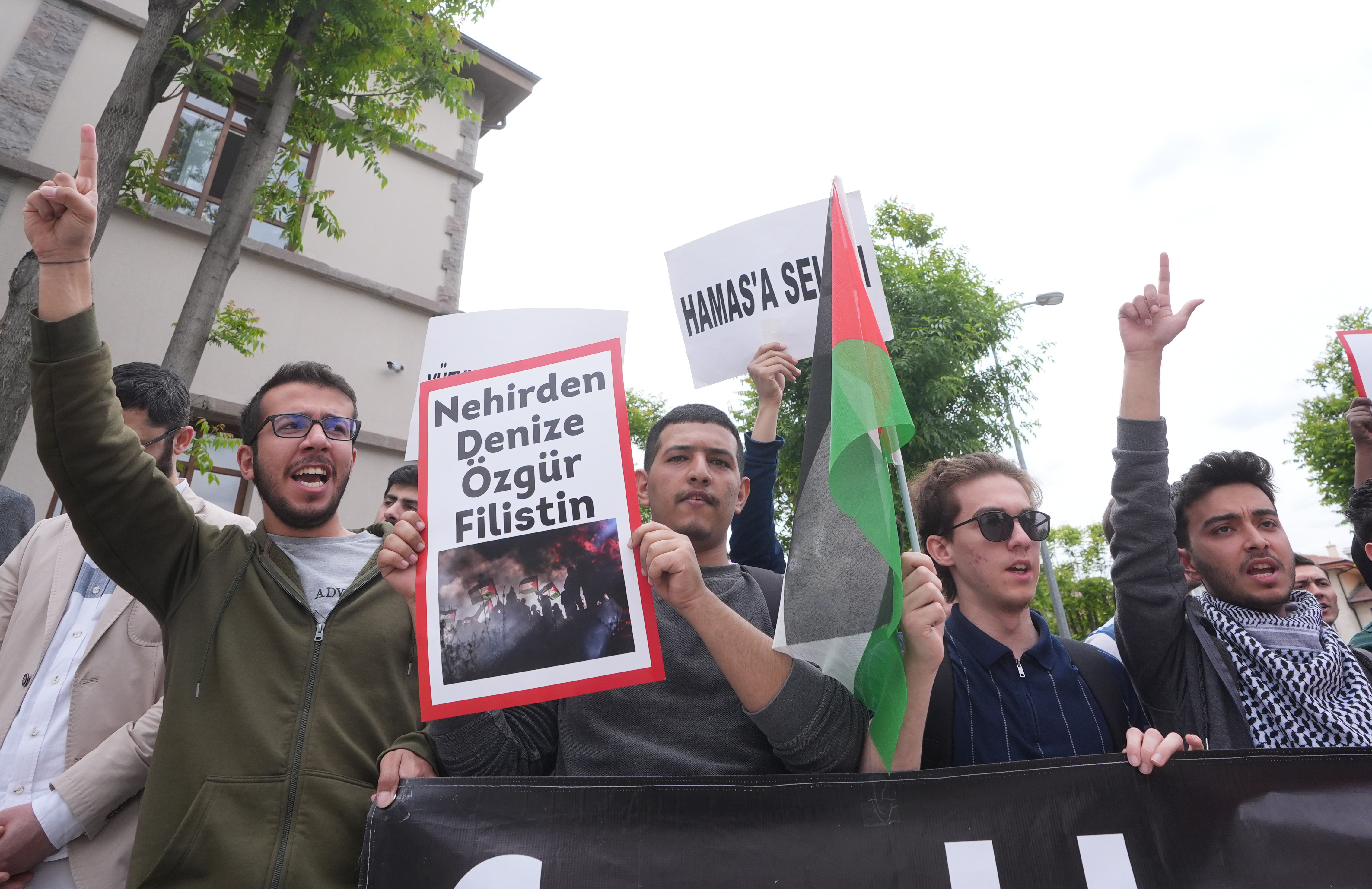 ASBÜ’de İsrail’in Gazze Saldırılarına Tepki: “İnsanlığa Karşı Suçlar” Protesto Edildi 2 AA 20240509 34512455 34512449 ASBUDE ISRAILIN SALDIRILARI PROTESTO EDILDI