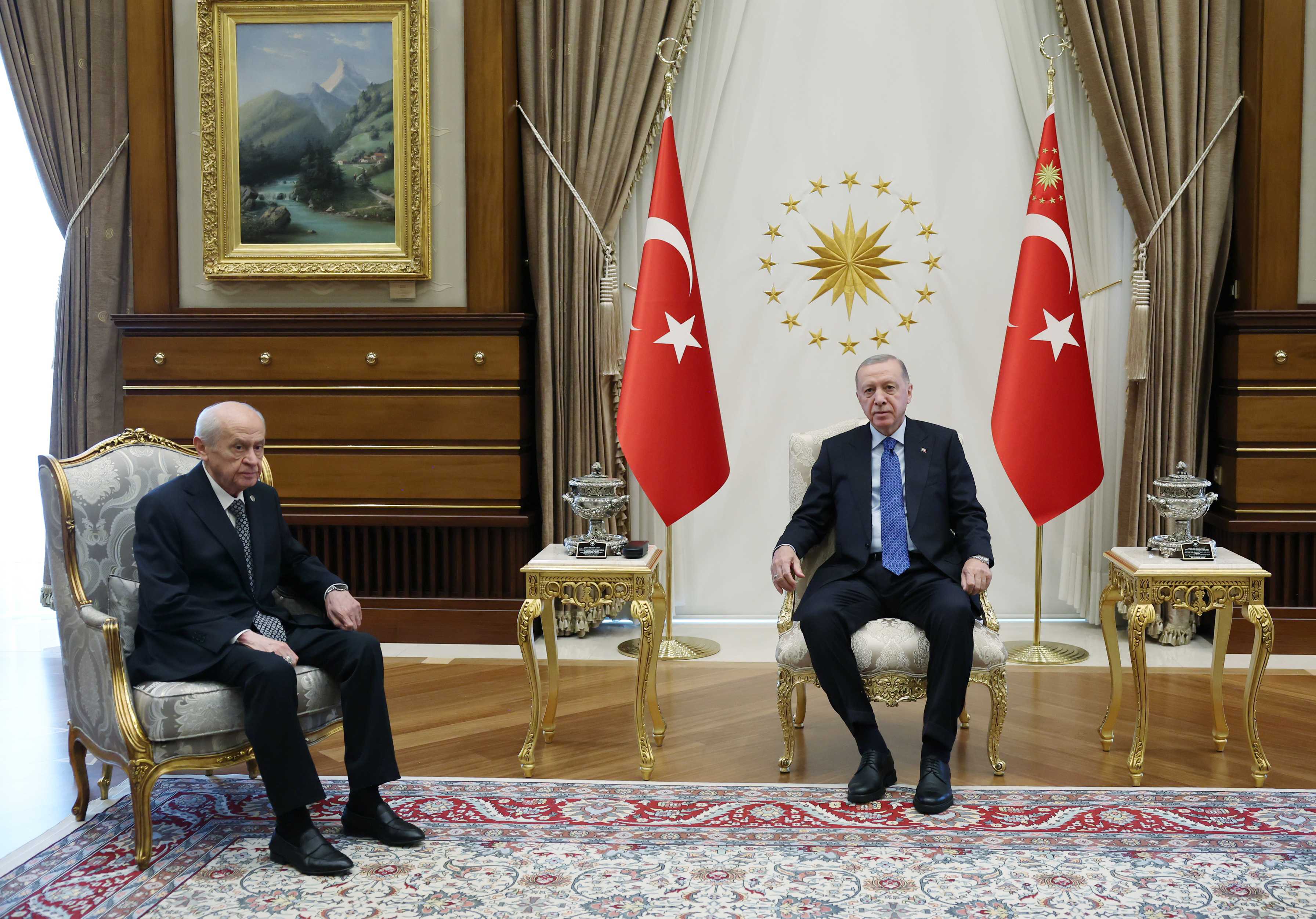 Cumhurbaşkanı Erdoğan ve MHP Lideri Bahçeli'yi Kabul Etti 1 AA 20240510 34522753 34522751 CUMHURBASKANI ERDOGAN MHP GENEL BASKANI BAHCELIYI KABUL ETTI