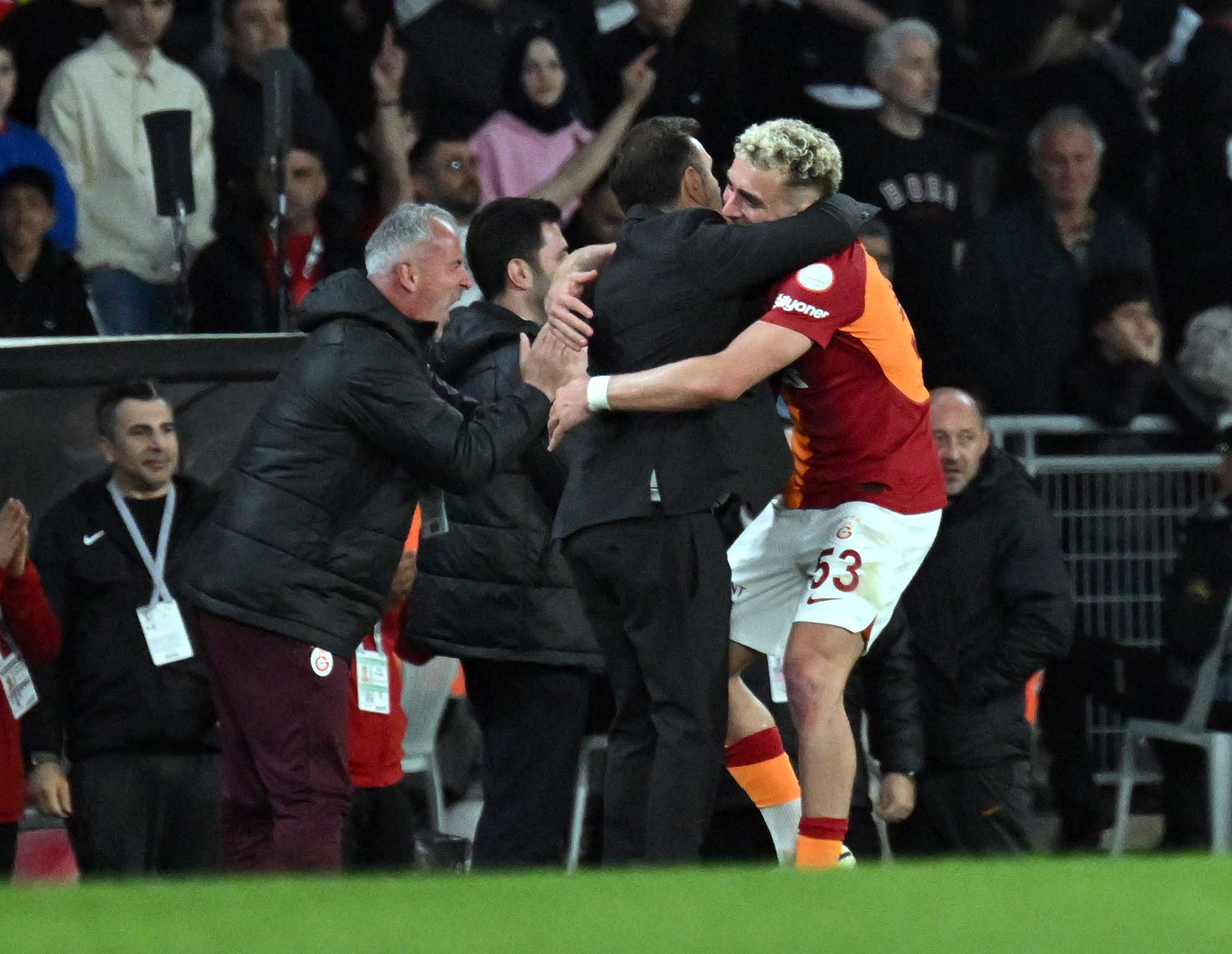 Derbide Dünya Devleri Akın Edecek! 25 Milyon Euro'luk Rekor Teklif Kapıda! 2 AA 20240512 34544551 34544545 VAVACARS FATIH KARAGUMRUKGALATASARAY