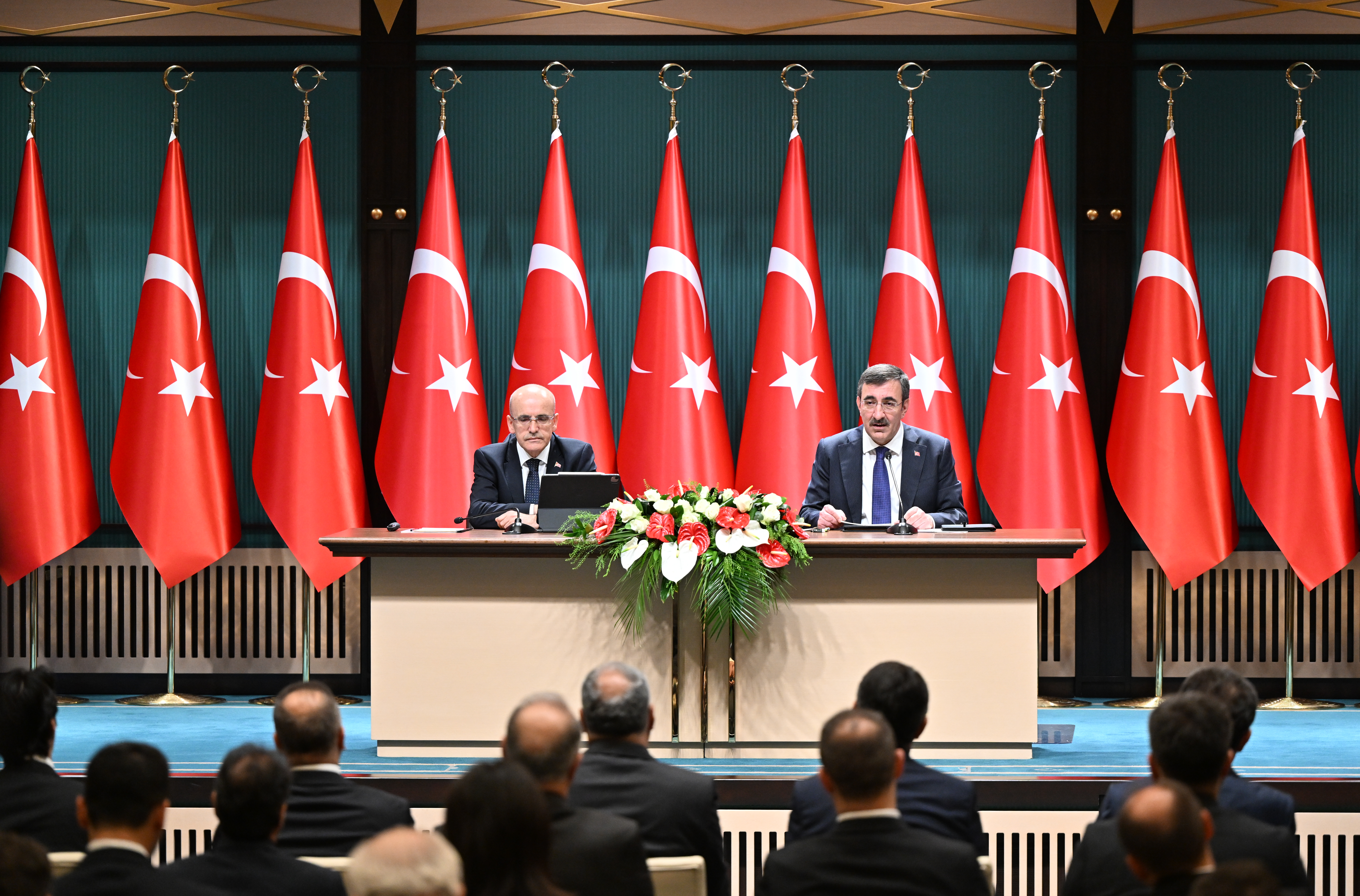 Kamuda Tasarruf Paketi Açıklandı: Yeni Araç ve Bina Alımı Durduruluyor 1 AA 20240513 34547340 34547336 KAMUDA TASARRUF VE VERIMLILIK PAKETI