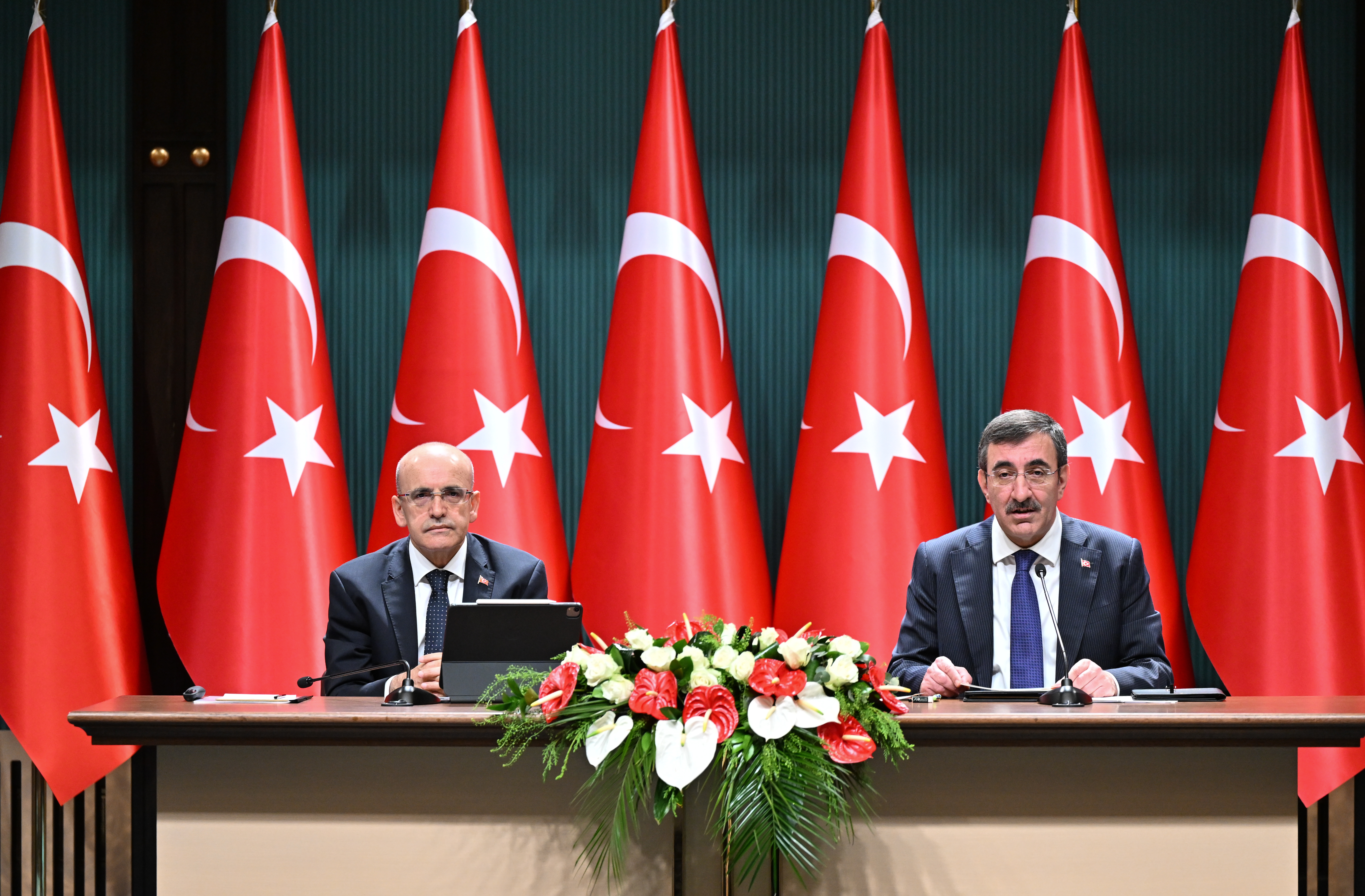Kamuda Tasarruf Paketi Açıklandı: Yeni Araç ve Bina Alımı Durduruluyor 2 AA 20240513 34547340 34547337 KAMUDA TASARRUF VE VERIMLILIK PAKETI