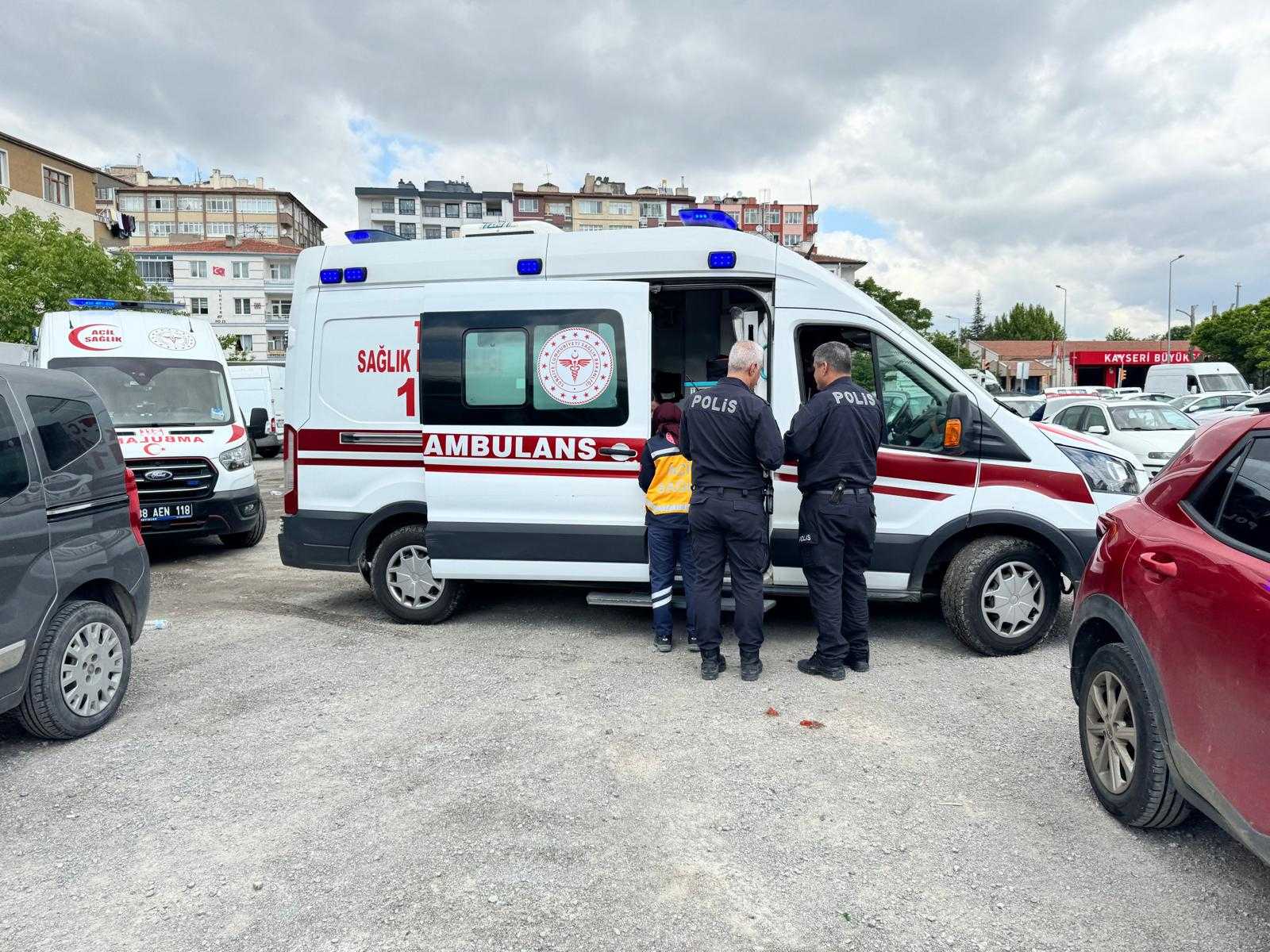 Kayseri'de Pazarcılar Arasında Şiddetli Kavga: 5 Yaralı 2 AA 20240513 34549442 34549440 KAYSERIDE PAZARCILAR ARASINDA CIKAN KAVGADA 5 KISI YARALANDI