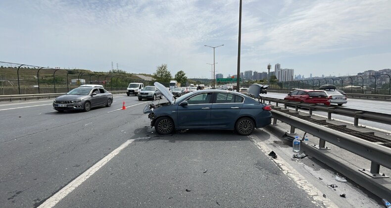 İstanbul’da Pazar Sabahı Trafiği Kilitleyen Kaza